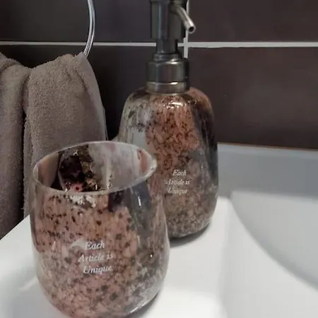 Mirka & Franck Aircon Clim, Chic, Parking Free, Avantages Packs Bookables