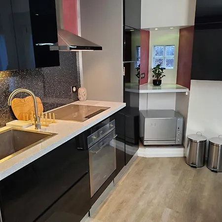 아파트 Mirka & Franck Aircon Clim, Chic, Parking Free, Avantages Packs Bookables 콜마