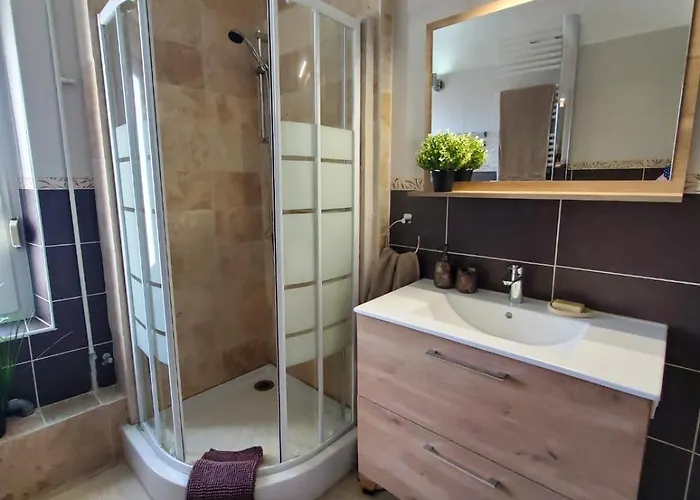 Mirka & Franck Aircon Clim, Chic, Parking Free, Avantages Packs Bookables Apartmán